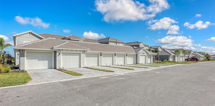 Condo in Venice, Florida, 2 bedrooms in WELLEN PARK № 1449444