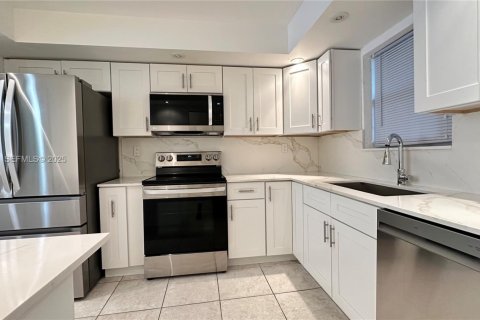 Copropriété à vendre à Lauderhill, Floride: 1 chambre, 91.14 m2 № 1994112 - photo 12
