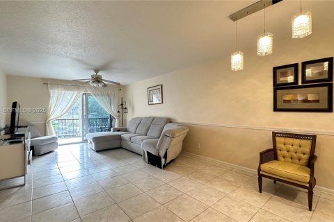 Copropriété à vendre à Lauderhill, Floride: 1 chambre, 91.14 m2 № 1994112 - photo 15