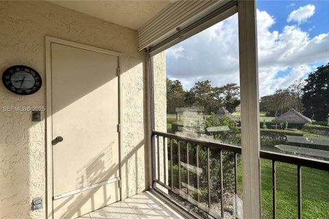 Copropriété à vendre à Lauderhill, Floride: 1 chambre, 91.14 m2 № 1994112 - photo 23