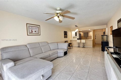 Copropriété à vendre à Lauderhill, Floride: 1 chambre, 91.14 m2 № 1994112 - photo 6