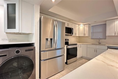 Copropriété à vendre à Lauderhill, Floride: 1 chambre, 91.14 m2 № 1994112 - photo 11