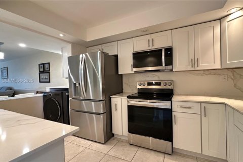 Copropriété à vendre à Lauderhill, Floride: 1 chambre, 91.14 m2 № 1994112 - photo 8