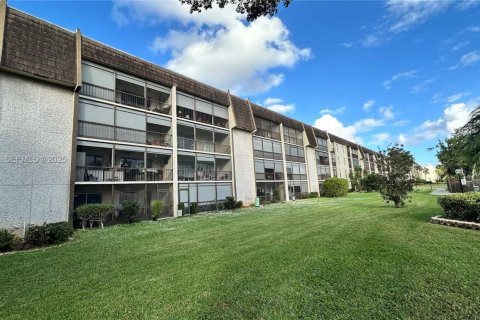 Copropriété à vendre à Lauderhill, Floride: 1 chambre, 91.14 m2 № 1994112 - photo 26