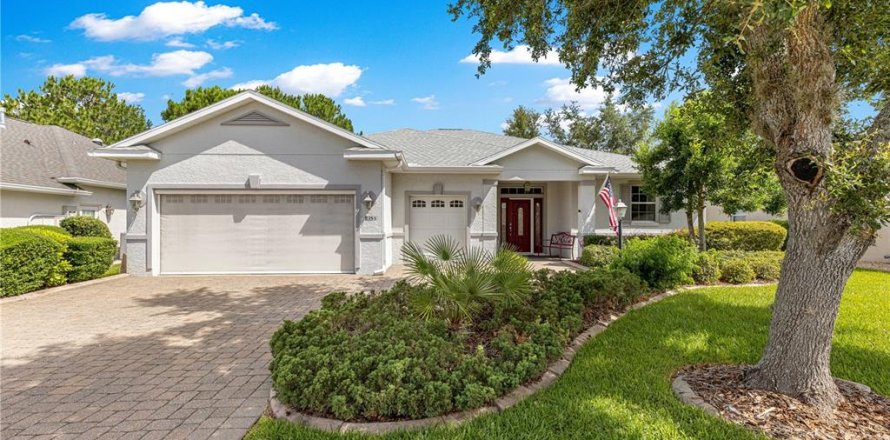 House in Ocala, Florida 3 bedrooms, 185.15 sq.m. № 2238956