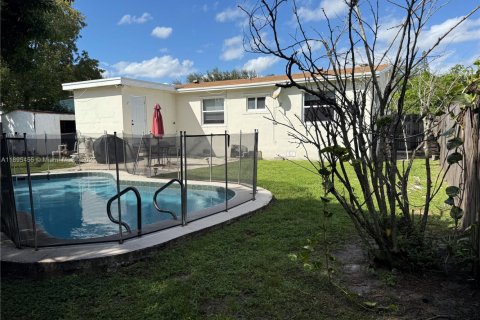 Casa en venta en Hollywood, Florida, 3 dormitorios, 85.47 m2 № 1951400 - foto 17