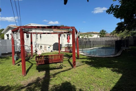 Casa en venta en Hollywood, Florida, 3 dormitorios, 85.47 m2 № 1951400 - foto 16