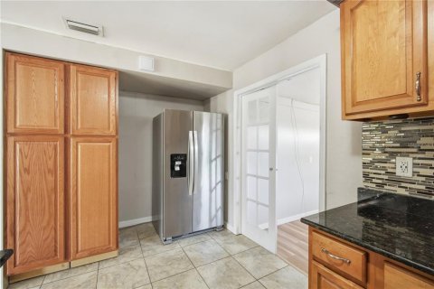 Villa ou maison à louer à Saint Petersburg, Floride: 4 chambres, 111.48 m2 № 2427003 - photo 14
