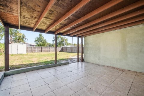 Villa ou maison à louer à Saint Petersburg, Floride: 4 chambres, 111.48 m2 № 2427003 - photo 19