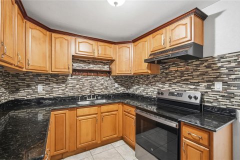 Villa ou maison à louer à Saint Petersburg, Floride: 4 chambres, 111.48 m2 № 2427003 - photo 13