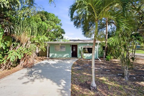 Villa ou maison à Saint Petersburg, Floride 4 chambres, 111.48 m2 № 2427003