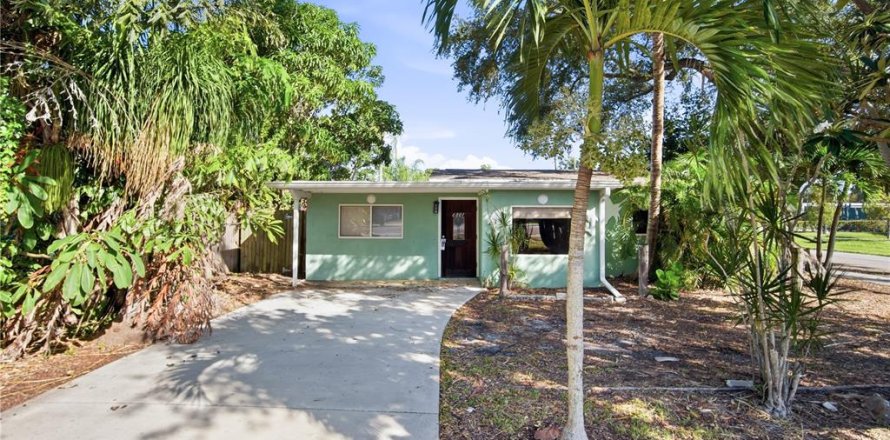 Villa ou maison à Saint Petersburg, Floride 4 chambres, 111.48 m2 № 2427003