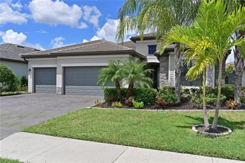 House in Bradenton, Florida 4 bedrooms, 208.57 sq.m. № 2418739 - photo 3