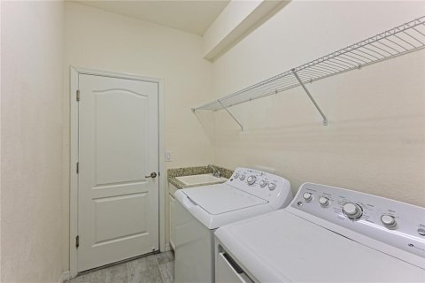 House in Bradenton, Florida 4 bedrooms, 208.57 sq.m. № 2418739 - photo 21