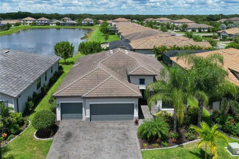 House in Bradenton, Florida 4 bedrooms, 208.57 sq.m. № 2418739 - photo 4