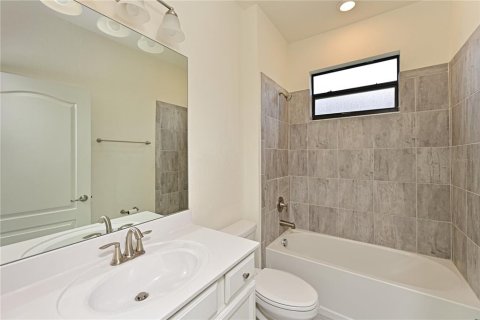 House in Bradenton, Florida 4 bedrooms, 208.57 sq.m. № 2418739 - photo 19