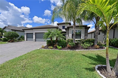 House in Bradenton, Florida 4 bedrooms, 208.57 sq.m. № 2418739 - photo 5