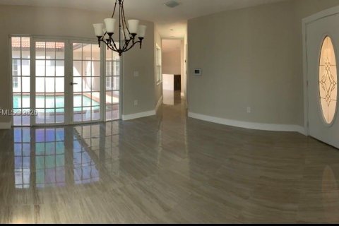 Casa en alquiler en Miami, Florida, 3 dormitorios, 187.29 m2 № 2010582 - foto 2