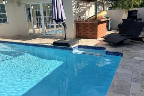 Casa en alquiler en Miami, Florida, 3 dormitorios, 187.29 m2 № 2010582 - foto 14