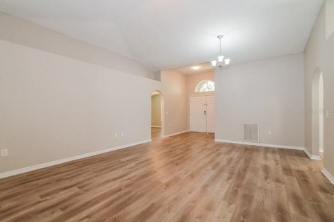 Villa ou maison à louer à Apopka, Floride: 3 chambres, 147.9 m2 № 2415544 - photo 4
