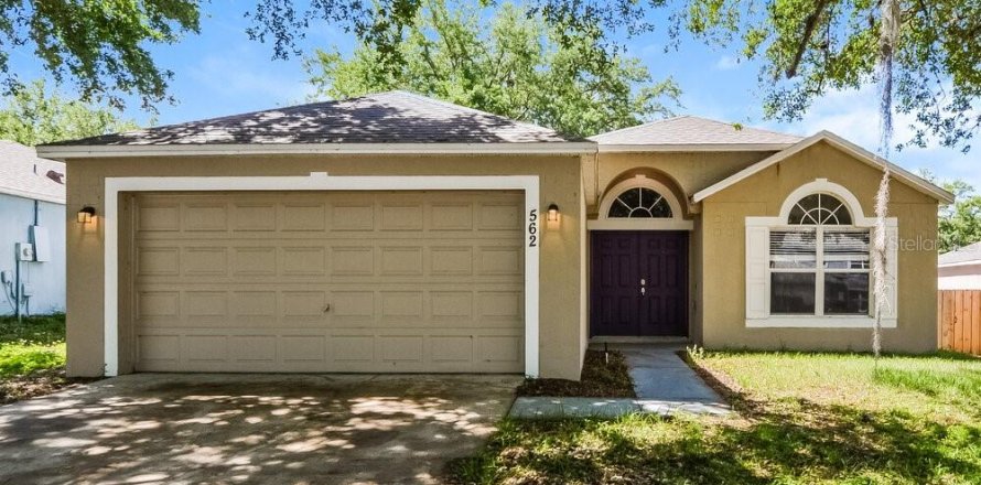 Villa ou maison à Apopka, Floride 3 chambres, 147.9 m2 № 2415544