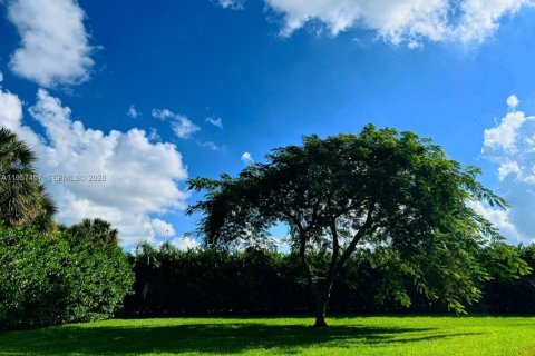 Copropriété à vendre à Pembroke Pines, Floride: 2 chambres, 101.26 m2 № 2011447 - photo 14