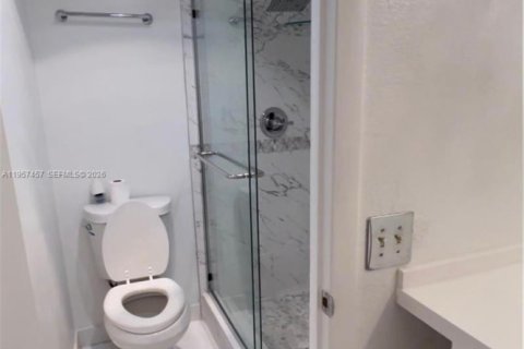 Copropriété à vendre à Pembroke Pines, Floride: 2 chambres, 101.26 m2 № 2011447 - photo 7