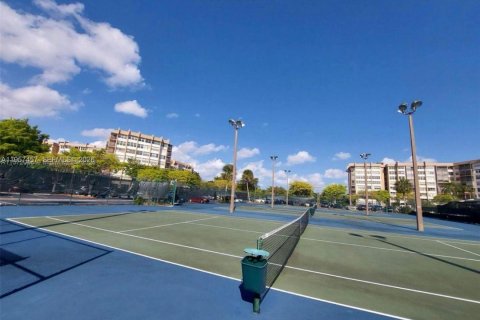 Copropriété à vendre à Pembroke Pines, Floride: 2 chambres, 101.26 m2 № 2011447 - photo 18