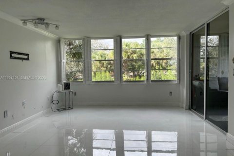 Copropriété à vendre à Pembroke Pines, Floride: 2 chambres, 101.26 m2 № 2011447 - photo 29