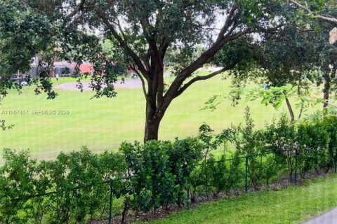 Copropriété à vendre à Pembroke Pines, Floride: 2 chambres, 101.26 m2 № 2011447 - photo 13