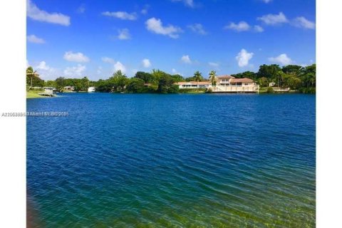 Casa en venta en North Miami Beach, Florida, 3 dormitorios № 2035004 - foto 20