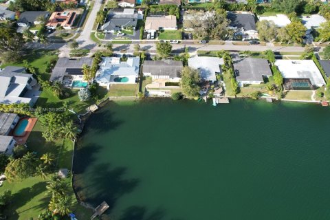 Casa en venta en North Miami Beach, Florida, 3 dormitorios № 2035004 - foto 25