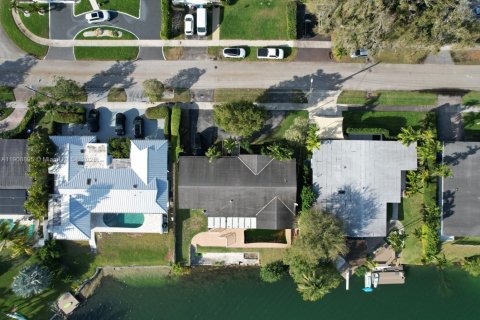 Casa en venta en North Miami Beach, Florida, 3 dormitorios № 2035004 - foto 22