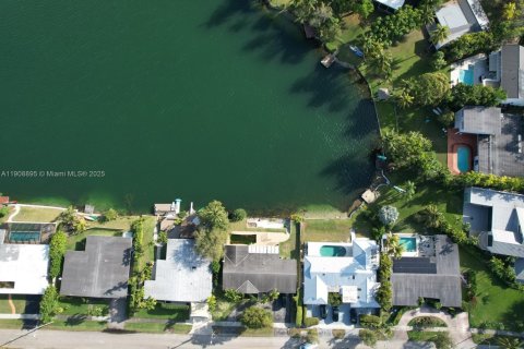 Casa en venta en North Miami Beach, Florida, 3 dormitorios № 2035004 - foto 27