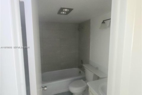 Condo in West Palm Beach, Florida, 1 bedroom  № 2040536 - photo 7