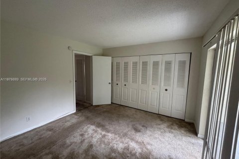 Condo in West Palm Beach, Florida, 1 bedroom  № 2040536 - photo 5