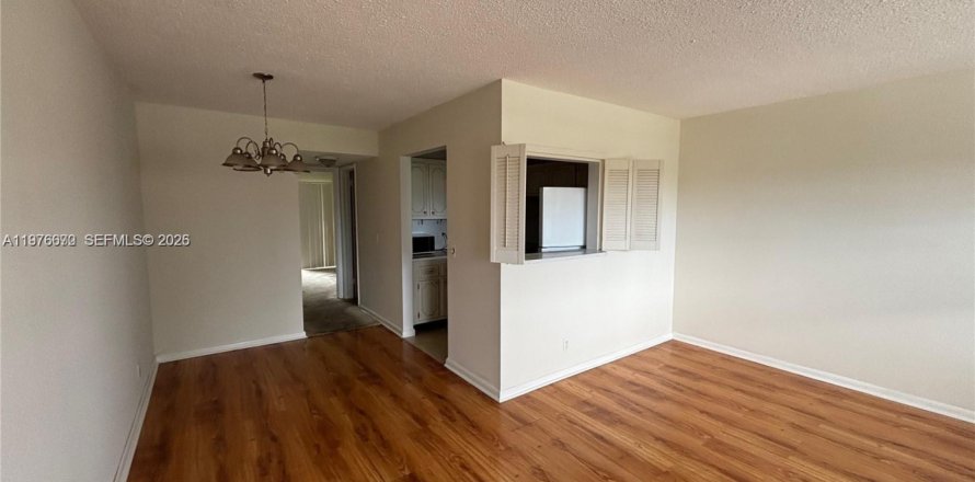 Condo in West Palm Beach, Florida, 1 bedroom  № 2040536