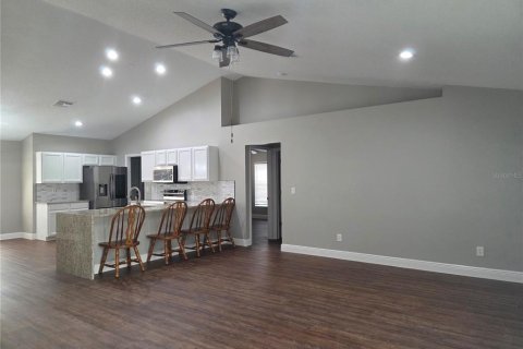 House in Mascotte, Florida 4 bedrooms, 172.05 sq.m. № 1677599 - photo 17