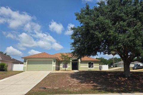 House in Mascotte, Florida 4 bedrooms, 172.05 sq.m. № 1677599 - photo 2