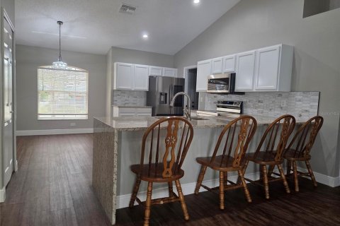 House in Mascotte, Florida 4 bedrooms, 172.05 sq.m. № 1677599 - photo 18