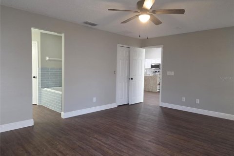House in Mascotte, Florida 4 bedrooms, 172.05 sq.m. № 1677599 - photo 11