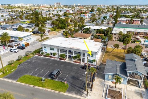 Condo in Saint Pete Beach, Florida, 1 bedroom  № 2330653 - photo 30