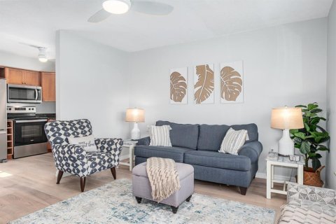 Condo in Saint Pete Beach, Florida, 1 bedroom  № 2330653 - photo 8