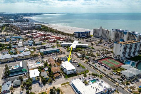 Condo in Saint Pete Beach, Florida, 1 bedroom  № 2330653 - photo 2