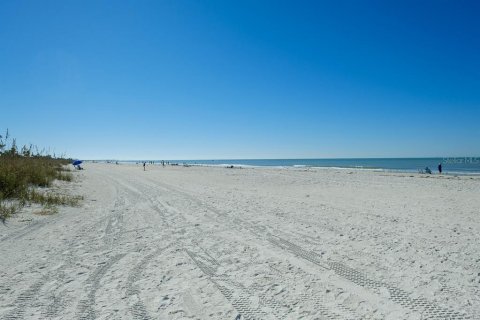 Condo in Saint Pete Beach, Florida, 1 bedroom  № 2330653 - photo 26