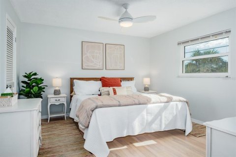 Condo in Saint Pete Beach, Florida, 1 bedroom  № 2330653 - photo 19