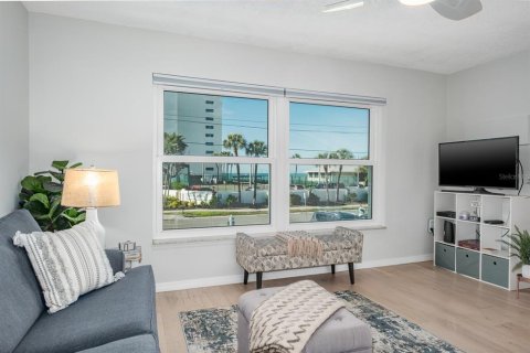 Condo in Saint Pete Beach, Florida, 1 bedroom  № 2330653 - photo 11