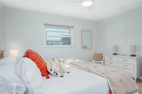 Condo in Saint Pete Beach, Florida, 1 bedroom  № 2330653 - photo 21