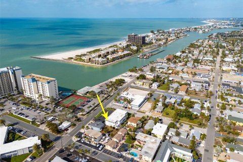Condo in Saint Pete Beach, Florida, 1 bedroom  № 2330653 - photo 29