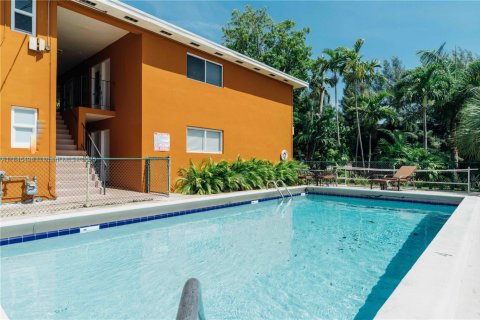 Condo in South Miami, Florida, 1 bedroom  № 1871809 - photo 25